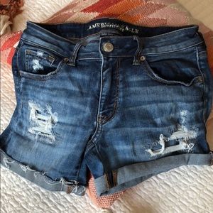 American Eagle short